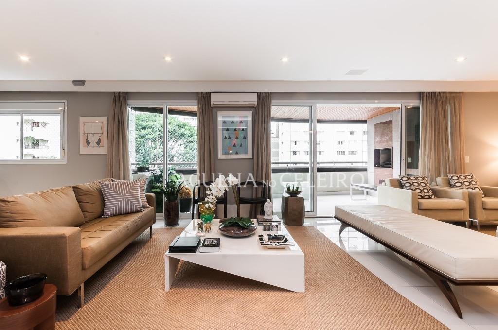 Venda/Moema: reforma irretocável e muito conforto! – AP4085