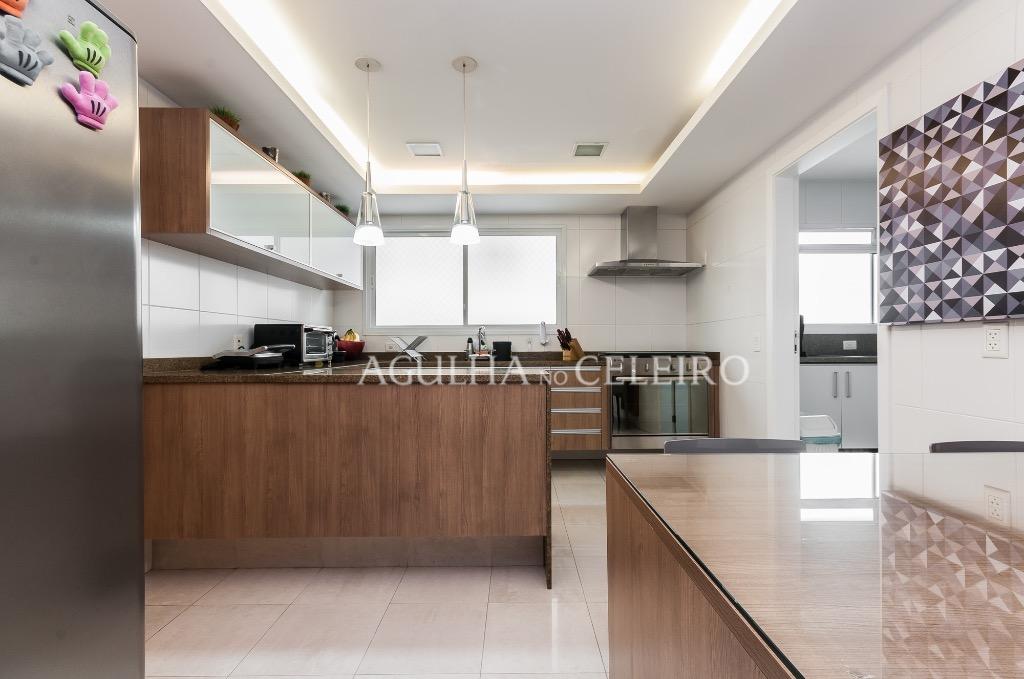 Venda/Moema: reforma irretocável e muito conforto! – AP4085