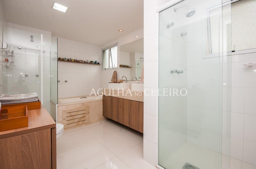 Venda/Moema: reforma irretocável e muito conforto! – AP4085