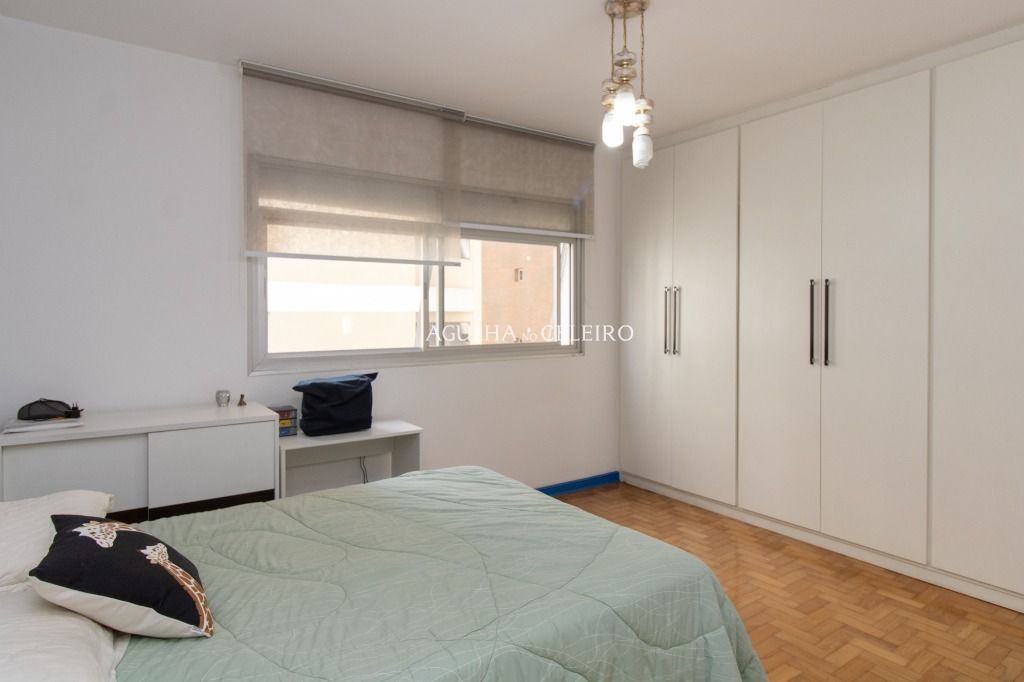 Venda/Jardim Paulista: Apartamento muito amplo. – AP7752