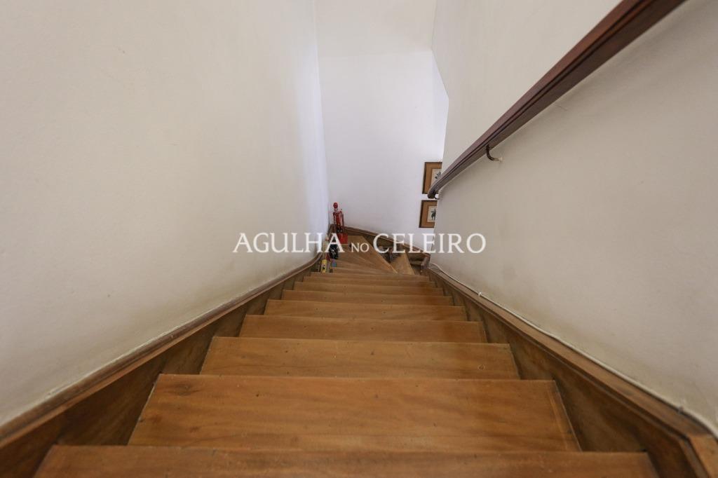 Charmosa casa de vila no miolinho do bairro em localização priviligiada. – VL0103
