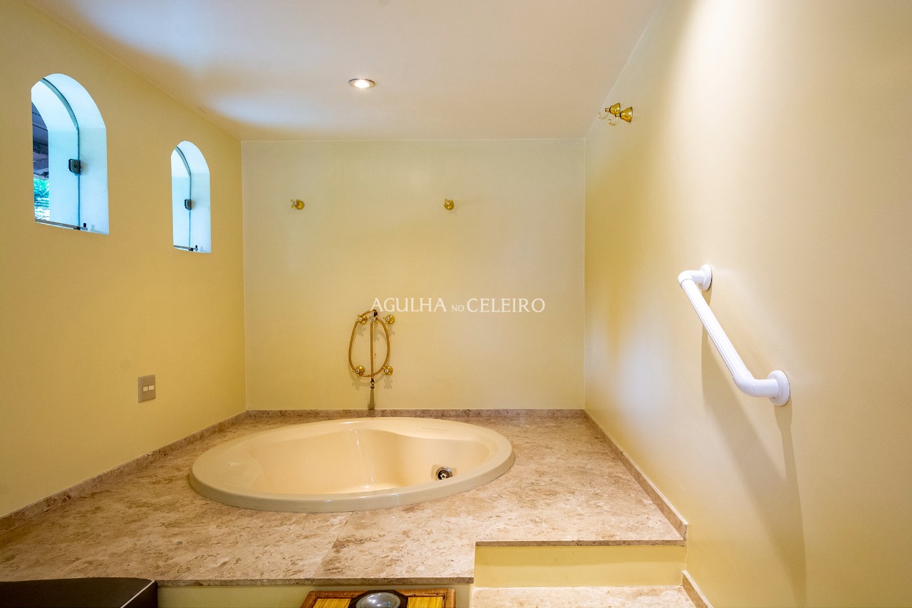 Casa exuberante na parte plano do bairro! – 13450 - DSC_2018