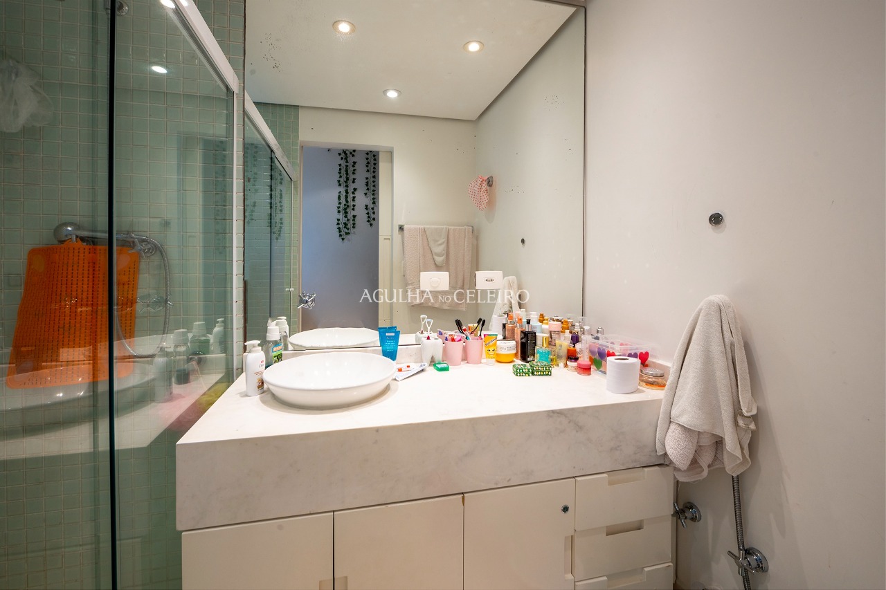 Apartamento reformado a meia quadra do Paulistano. – 13488 - DSC_4443