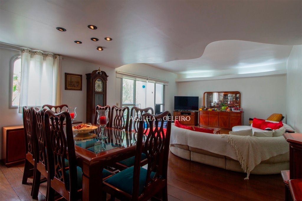 Venda/Moema: oportunidade para reforma, 04 quartos, 03 suíte e quadra de tênis! – AP6737