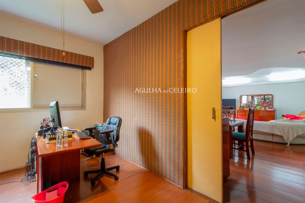 Venda/Moema: oportunidade para reforma, 04 quartos, 03 suíte e quadra de tênis! – AP6737