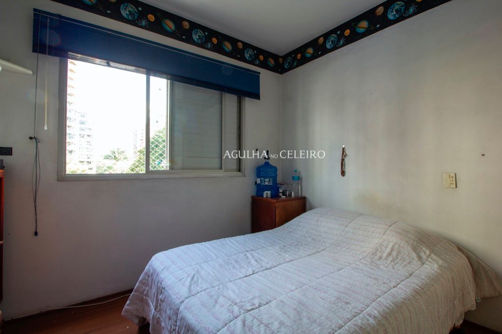 Venda/Moema: oportunidade para reforma, 04 quartos, 03 suíte e quadra de tênis! – AP6737