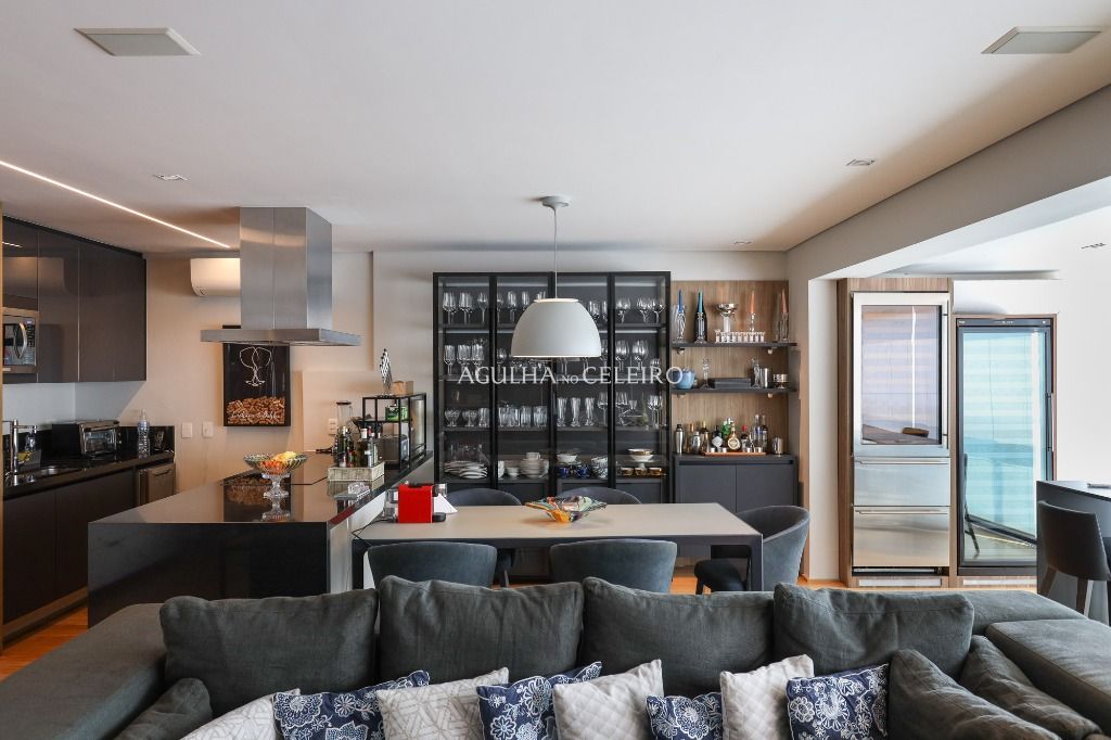 Venda/Vila Nova Conceição: Duplex Sofisticado a poucos – AP7999