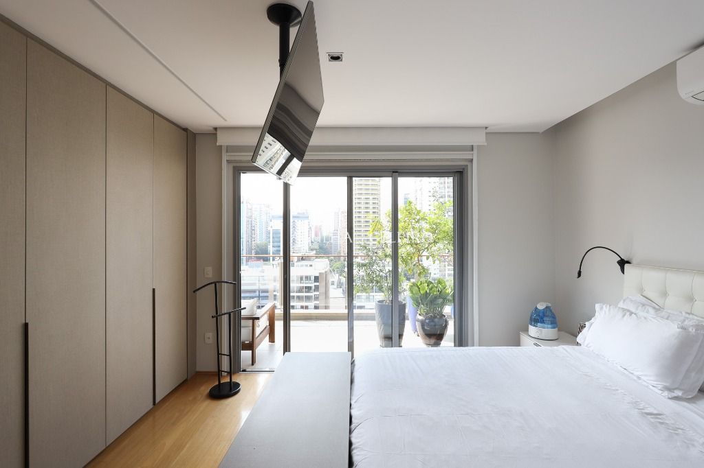 Venda/Vila Nova Conceição: Duplex Sofisticado a poucos – AP7999