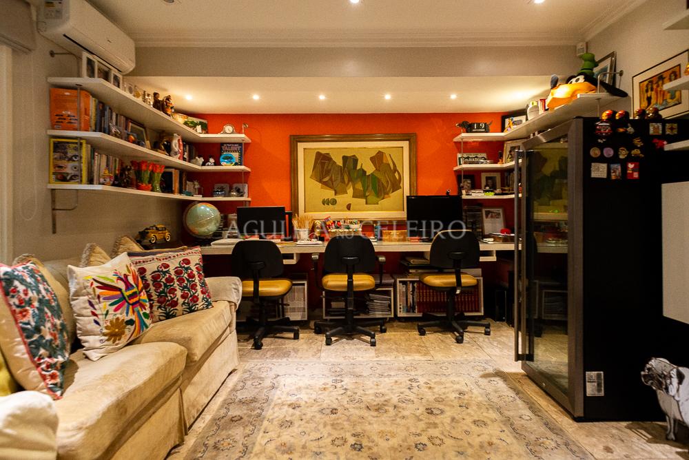 Casa à venda em Alto de Pinheiros. – CA0548