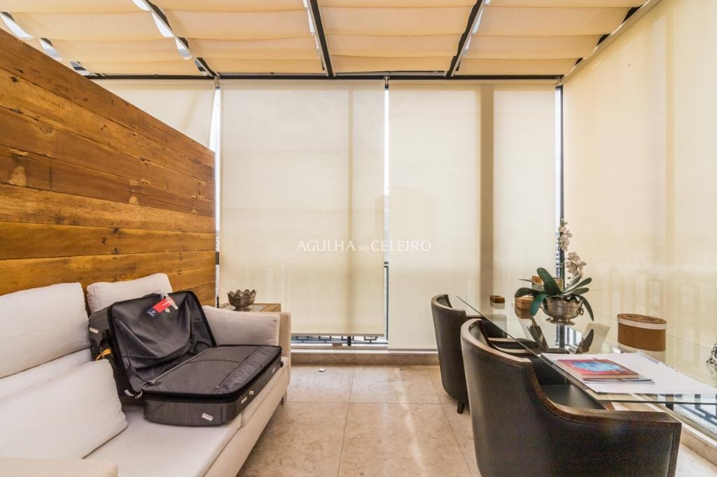 Venda/Vila Nova Conceição: Cobertura com Vista Panorâmica Vizinha à Praça Pereira Coutinho. – CO0549