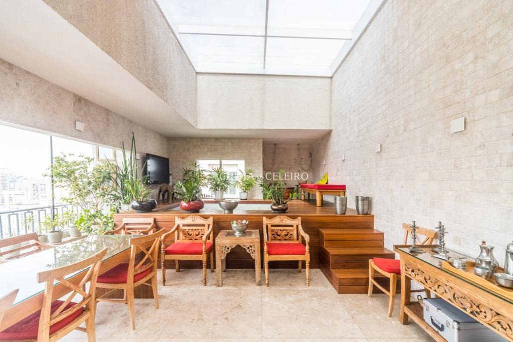 Venda/Vila Nova Conceição: Cobertura com Vista Panorâmica Vizinha à Praça Pereira Coutinho. – CO0549