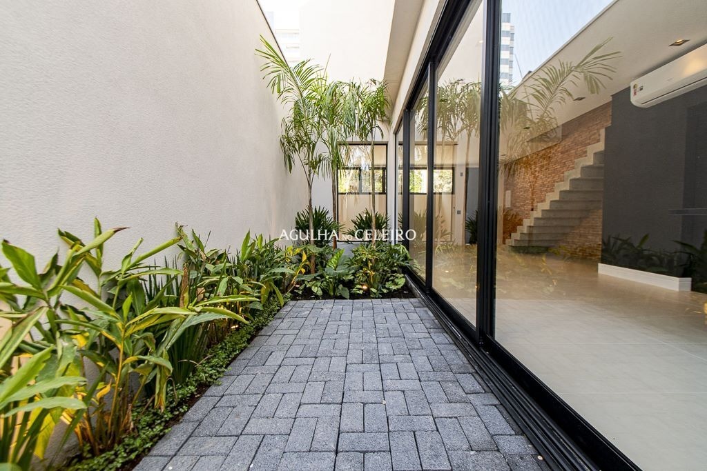 Casa de vila reformada e toda linda na Vila Olímpia. – 13935