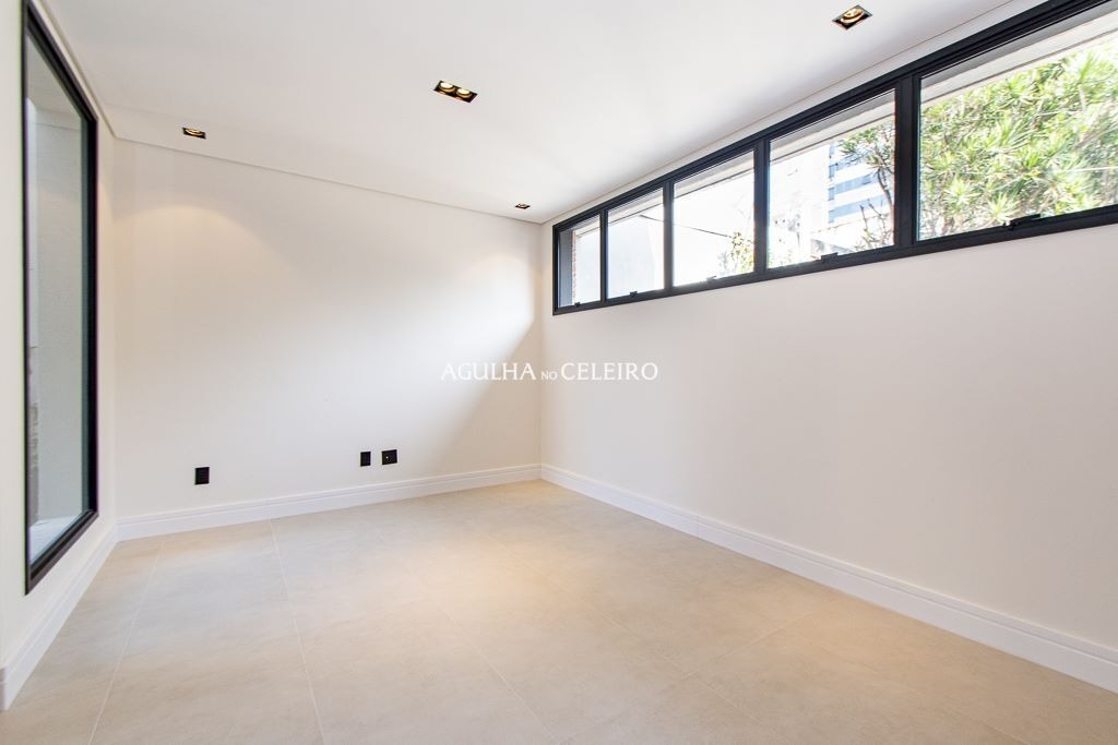 Casa de vila reformada e toda linda na Vila Olímpia. – 13935