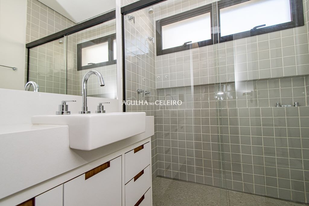 Casa de vila reformada e toda linda na Vila Olímpia. – 13935