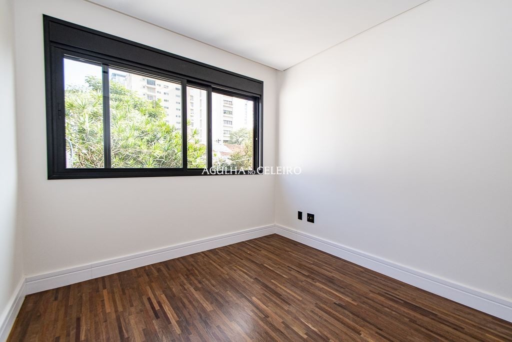 Casa de vila reformada e toda linda na Vila Olímpia. – 13935