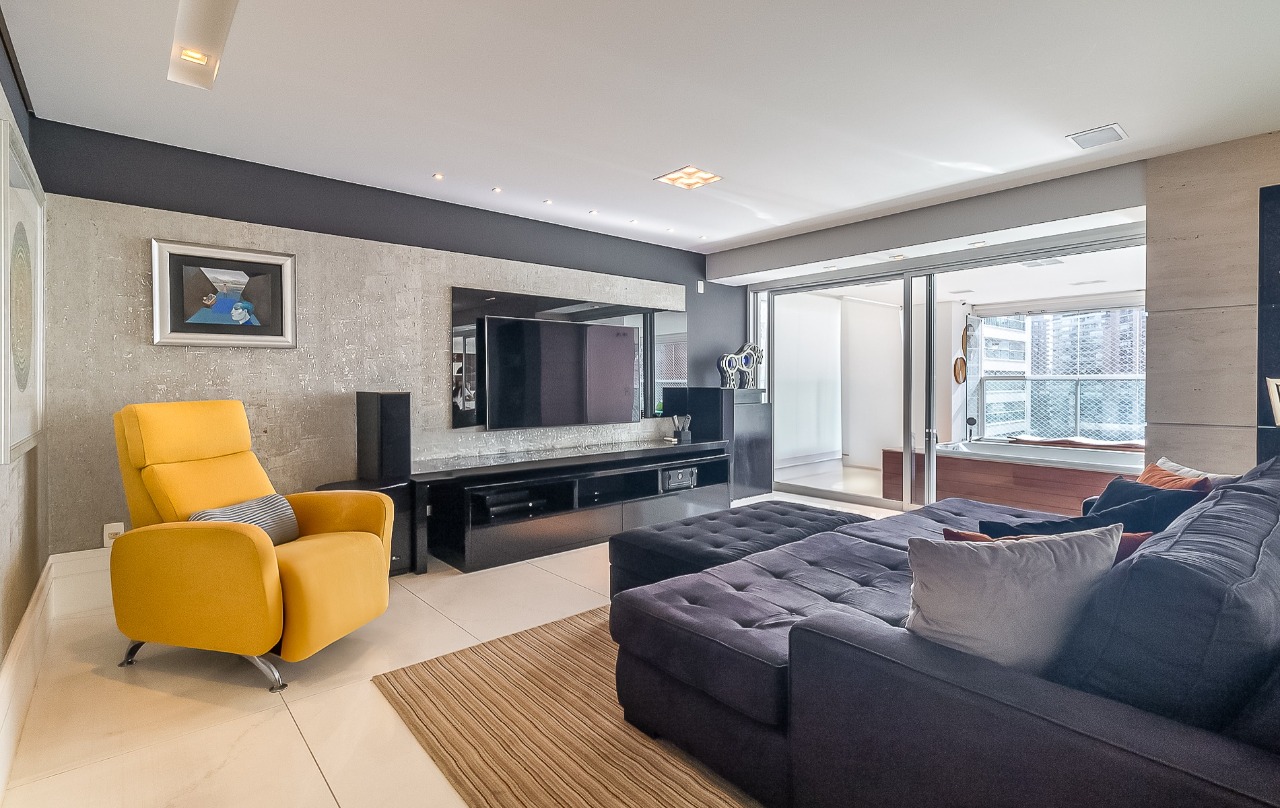 Apartamento com projeto iluminado e cheio de beleza, em condomínio clube, no melhor de Moema. – 13976