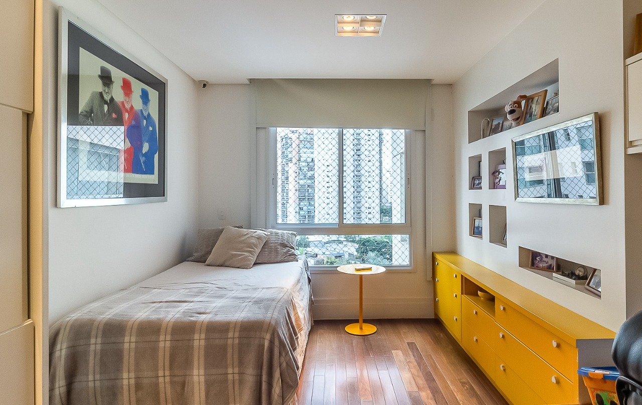 Apartamento com projeto iluminado e cheio de beleza, em condomínio clube, no melhor de Moema. – 13976