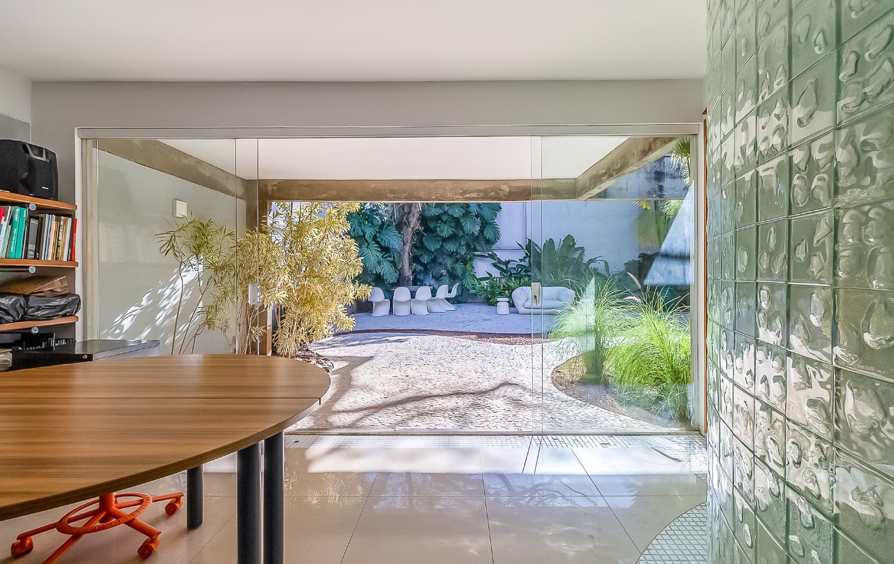 Casa modernista assinada, com jardim delicioso no Alto de Pinheiros. – 14058 - IMG_0153-HDR