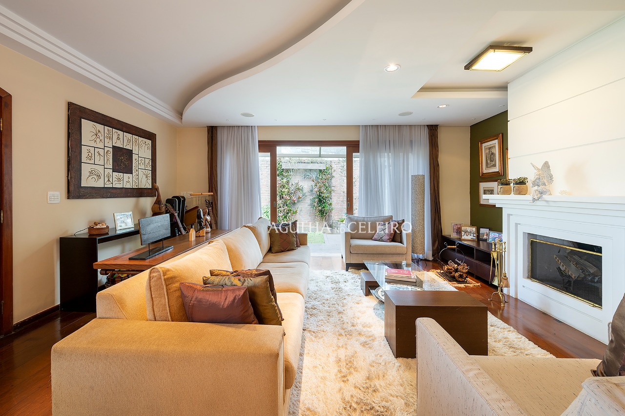 Venda/ Campo Belo: Casa aconchegante e com integração com a natureza! – 9849