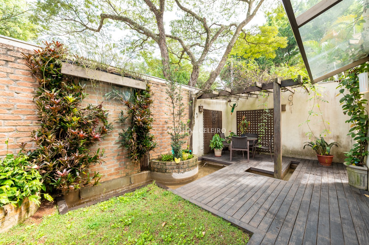 Venda/ Campo Belo: Casa aconchegante e com integração com a natureza! – 9849