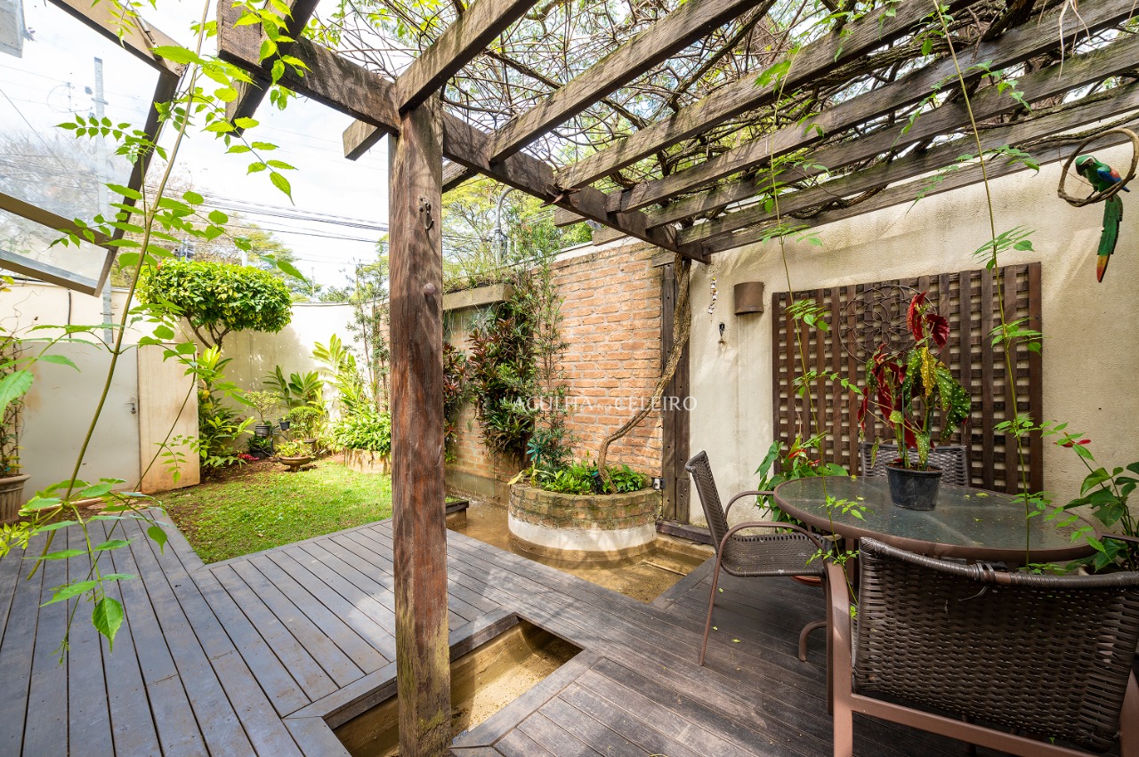 Venda/ Campo Belo: Casa aconchegante e com integração com a natureza! – 9849