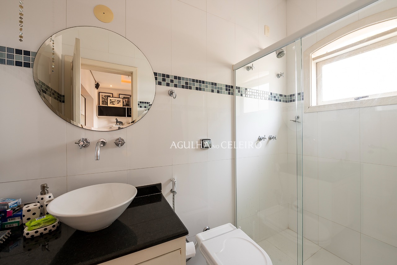 Venda/ Campo Belo: Casa aconchegante e com integração com a natureza! – 9849