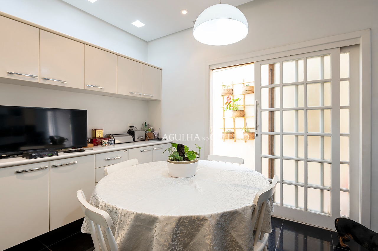 Venda/ Campo Belo: Casa aconchegante e com integração com a natureza! – 9849