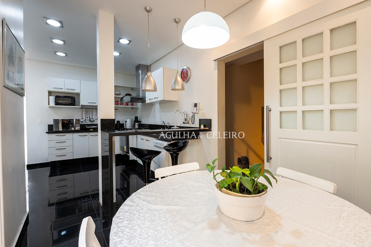 Venda/ Campo Belo: Casa aconchegante e com integração com a natureza! – 9849