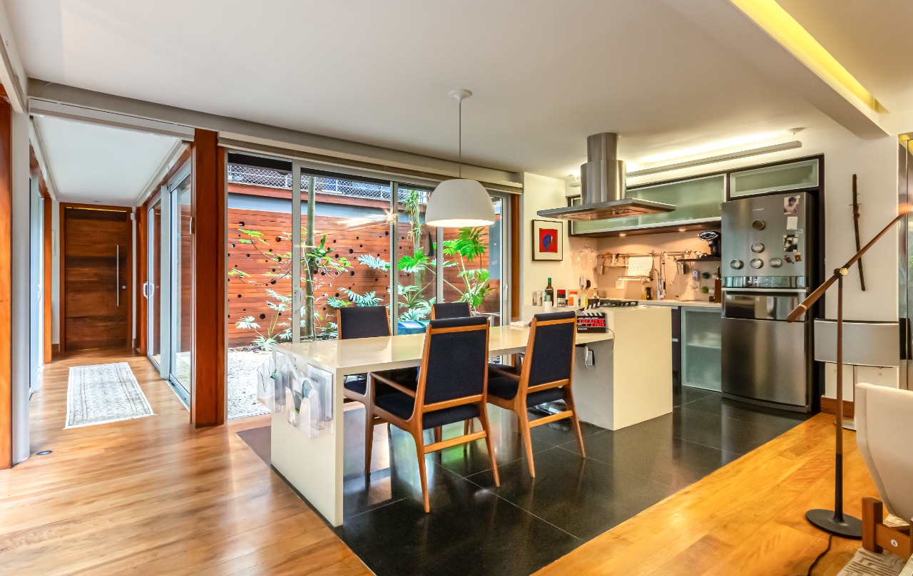 Casa rodeada de verde próxima ao Ibirapuera para venda. – CA1279