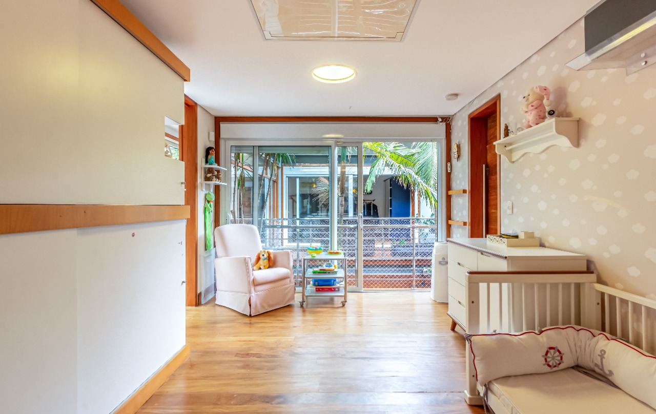 Casa rodeada de verde próxima ao Ibirapuera para venda. – CA1279