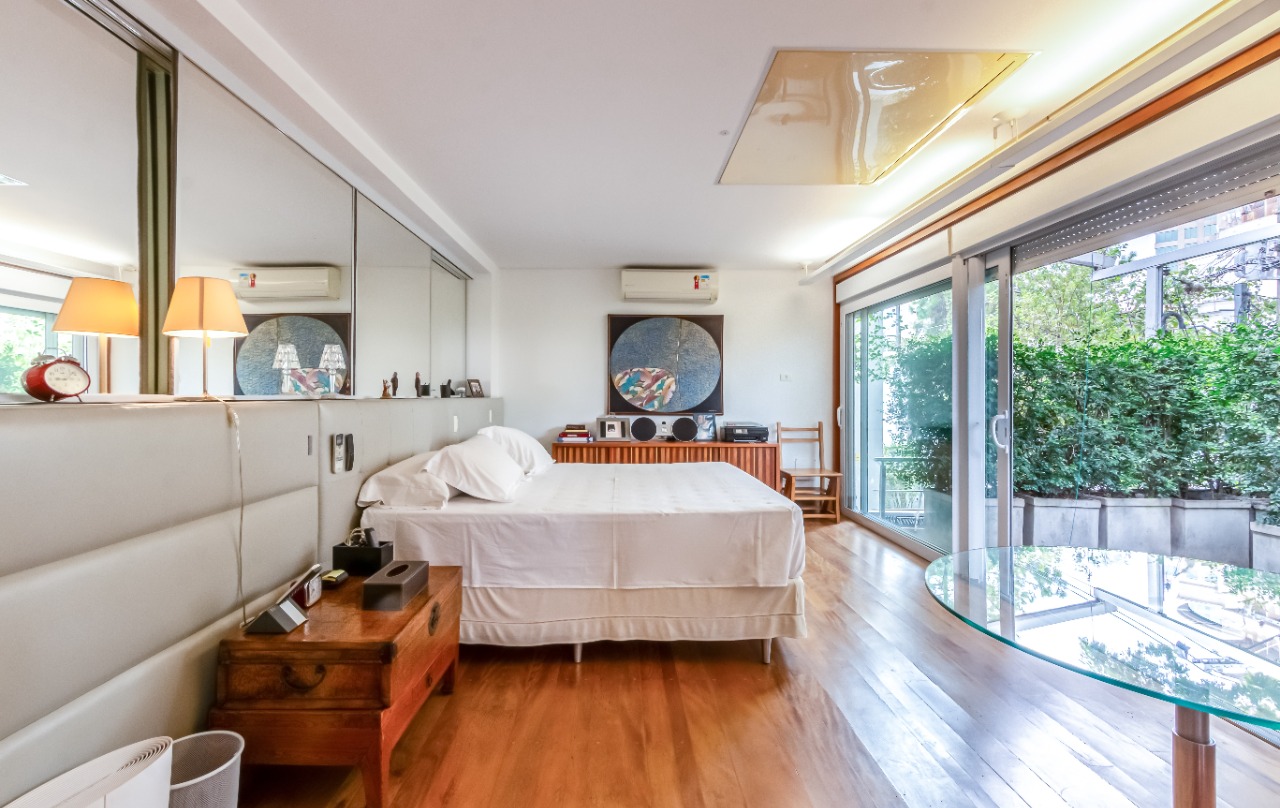 Casa rodeada de verde próxima ao Ibirapuera para venda. – CA1279