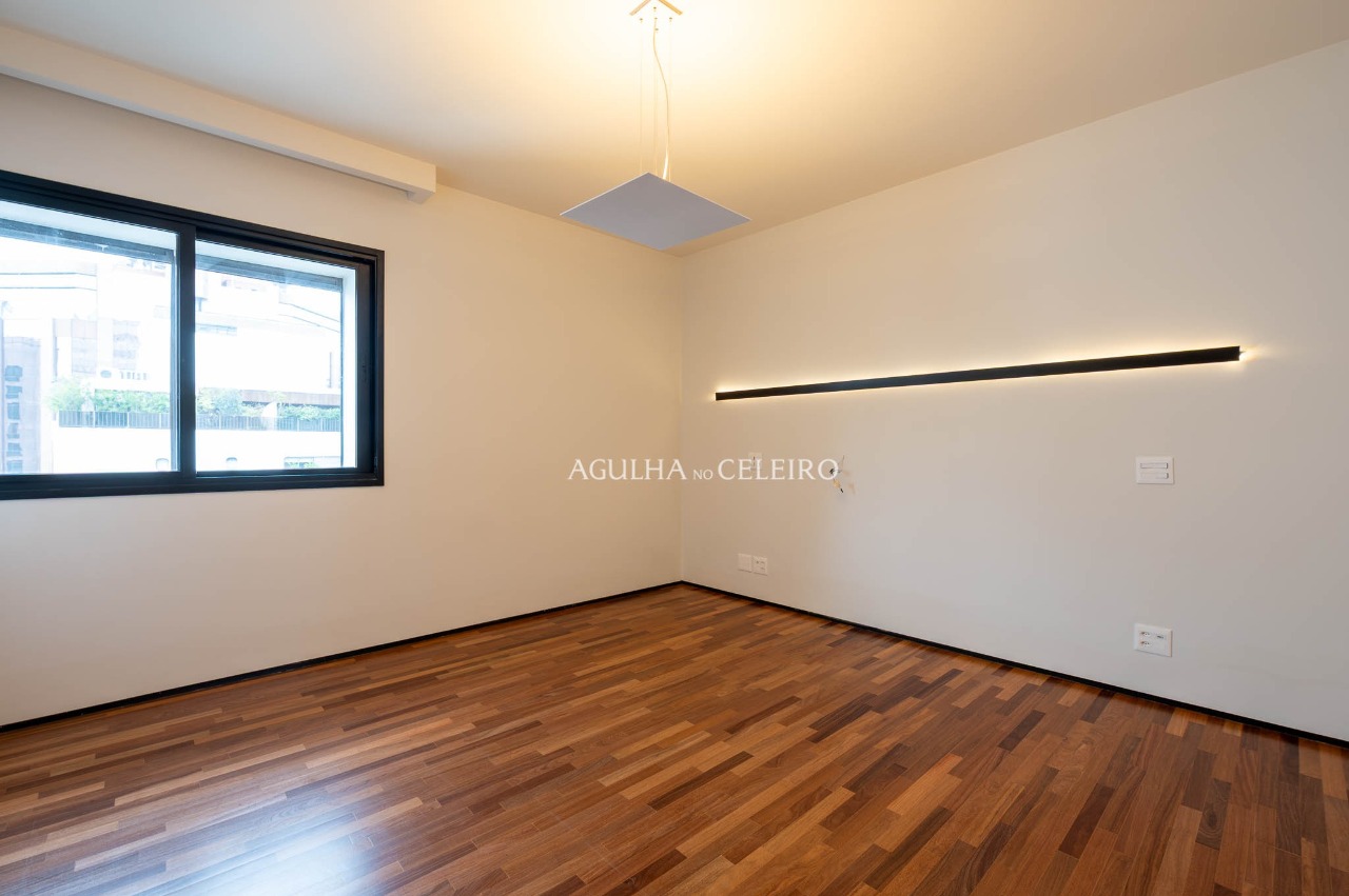 Apartamento no miolo do Itaim para venda. – 13847