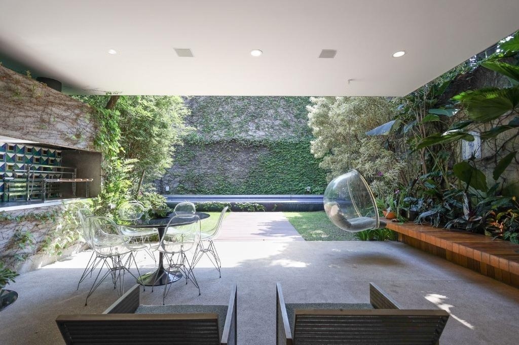 Casa de muito bom gosto para venda no Jardim Paulista. – CA0878