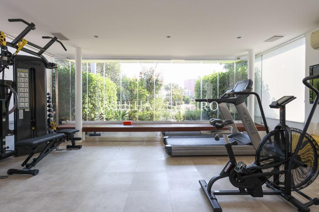 Casa de muito bom gosto para venda no Jardim Paulista. – CA0878