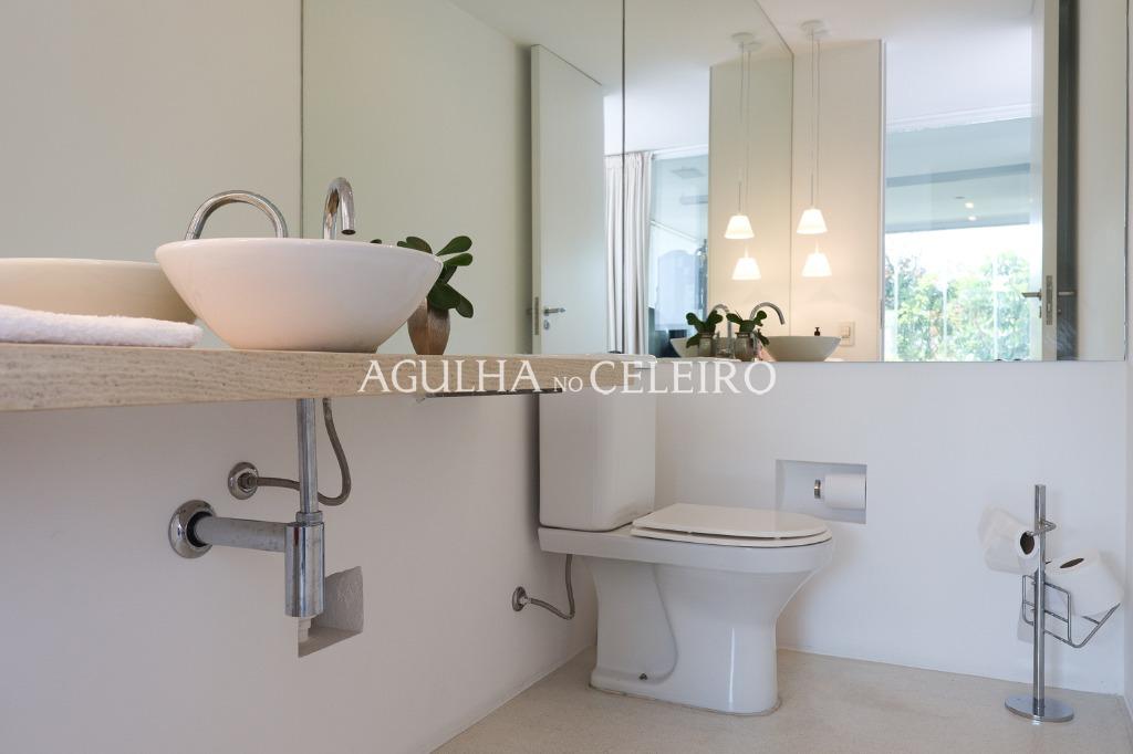 Casa de muito bom gosto para venda no Jardim Paulista. – CA0878