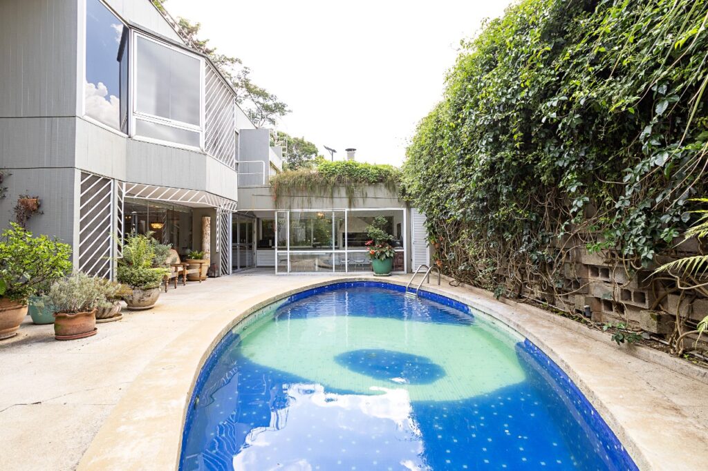Casa com 720m² de terreno à venda em Alto de Pinheiros. – 14557