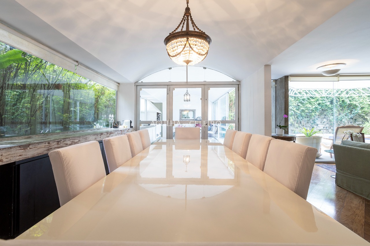 Casa com 720m² de terreno à venda em Alto de Pinheiros. – 14557