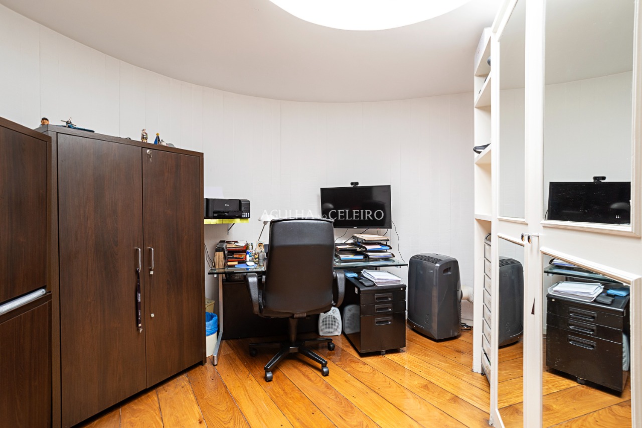 Casa com 720m² de terreno à venda em Alto de Pinheiros. – 14557