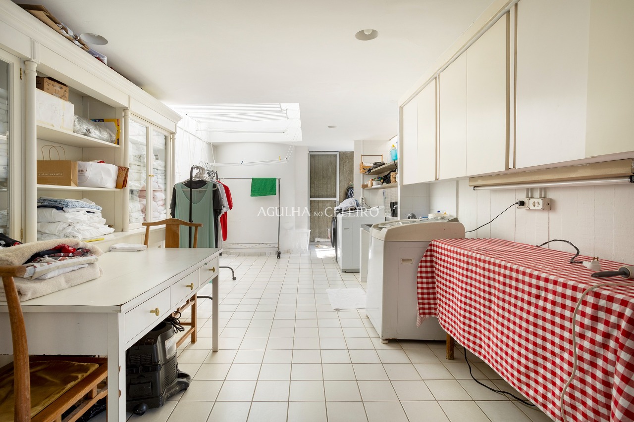 Casa com 720m² de terreno à venda em Alto de Pinheiros. – 14557