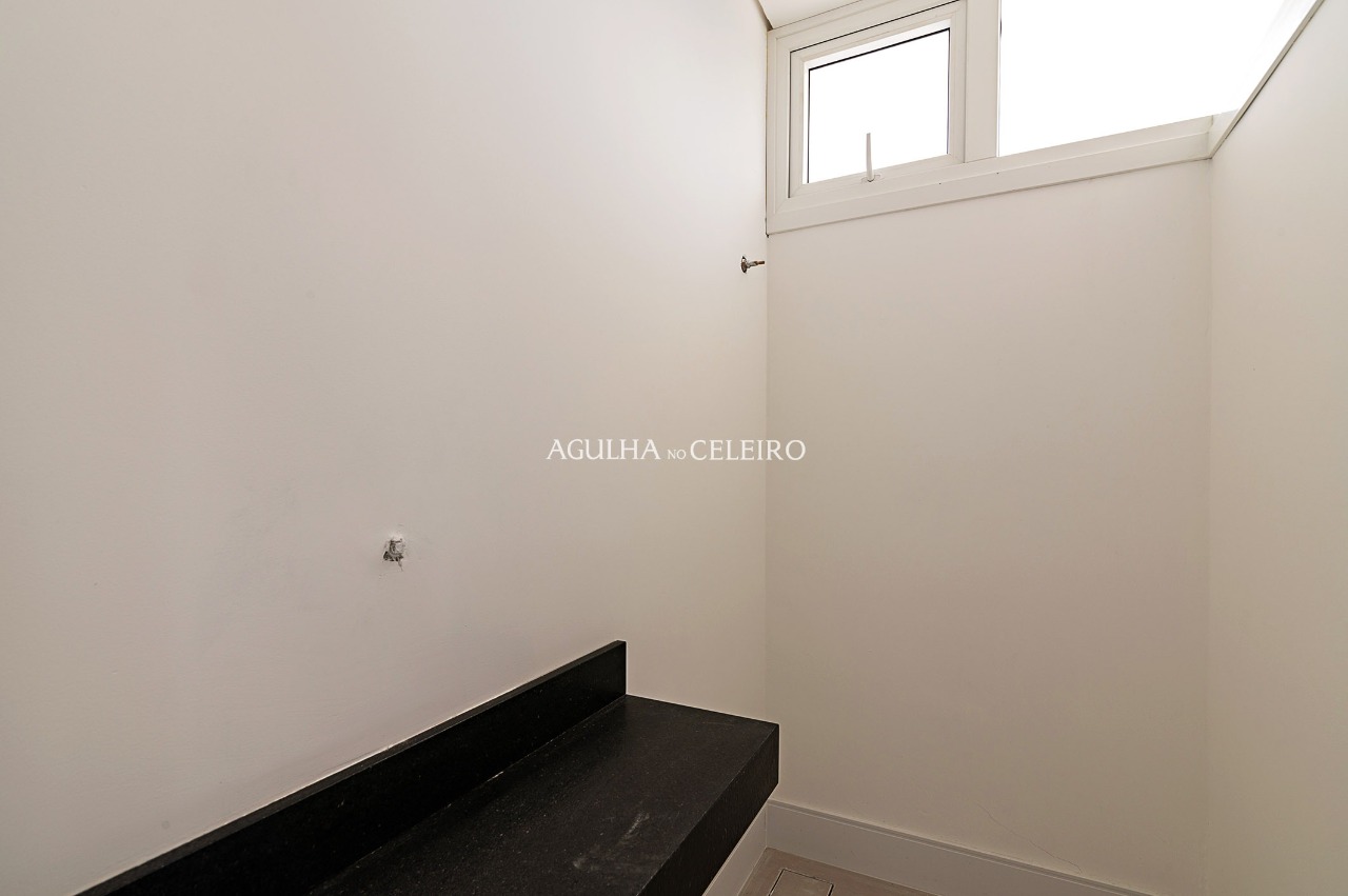 Segurança e conforto nesta linda casa de condomínio à venda no Brooklin. – 14910