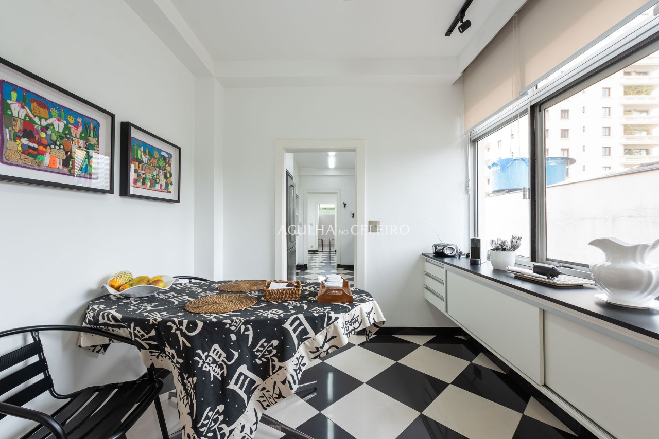 Apartamento com ambientes generosos e muito bem iluminados, no melhor de Pinheiros. – 15015