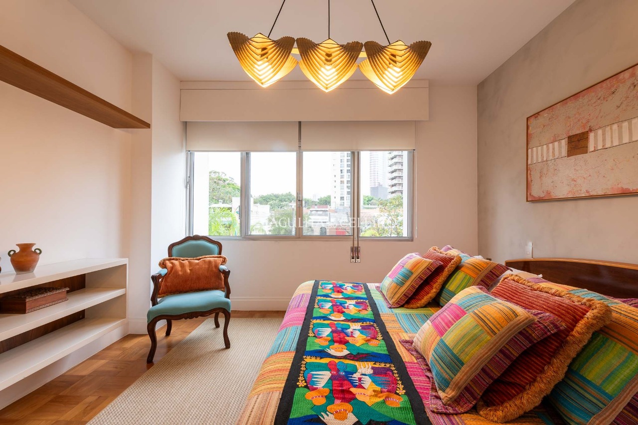 Apartamento com ambientes generosos e muito bem iluminados, no melhor de Pinheiros. – 15015