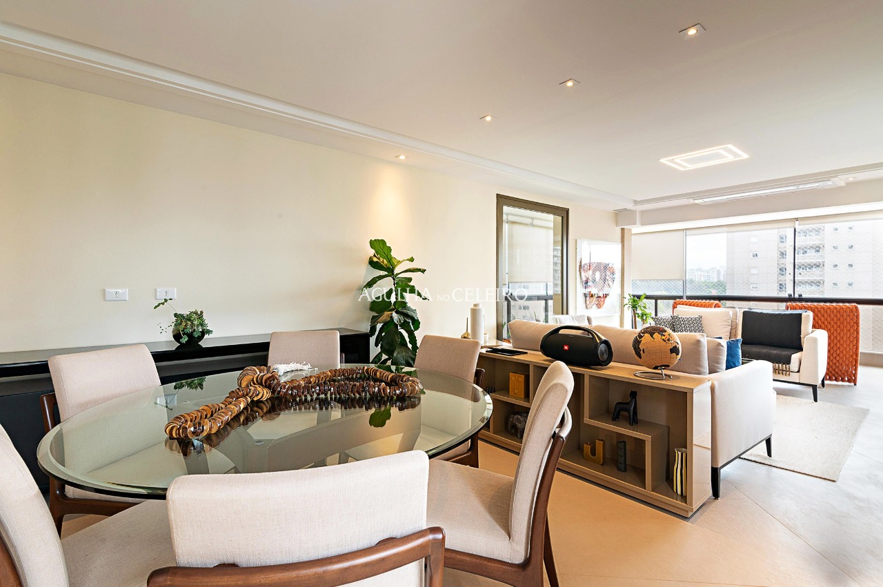 Totalmente Reformado, vista linda, fora de rota e muito conforto para venda em Moema. – AP7591