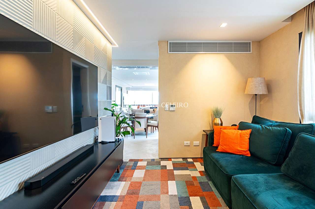 Totalmente Reformado, vista linda, fora de rota e muito conforto para venda em Moema. – AP7591