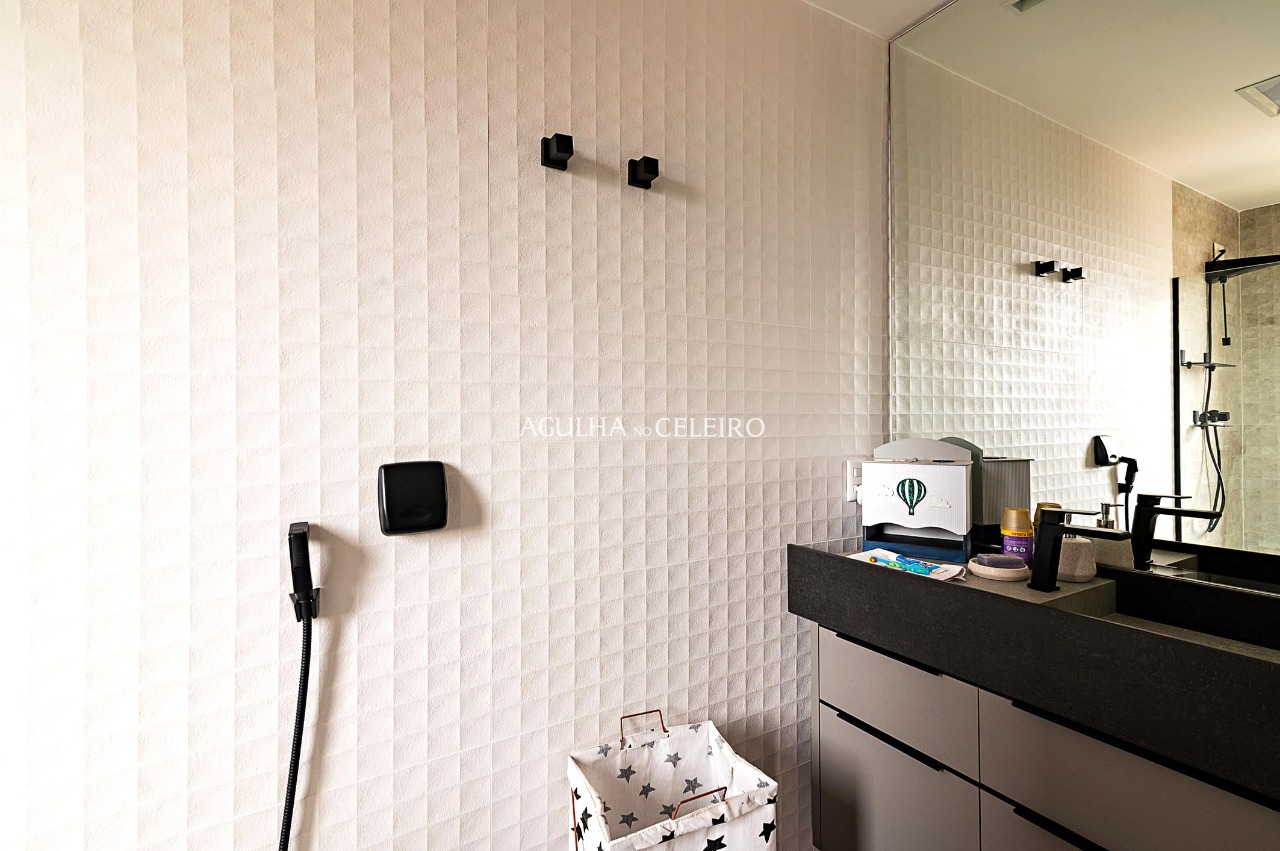 Totalmente Reformado, vista linda, fora de rota e muito conforto para venda em Moema. – AP7591