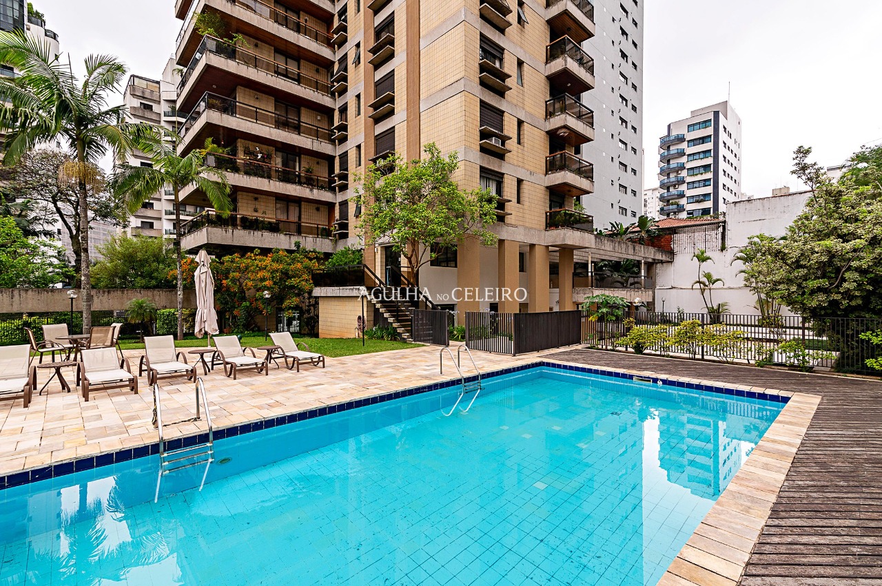 Totalmente Reformado, vista linda, fora de rota e muito conforto para venda em Moema. – AP7591