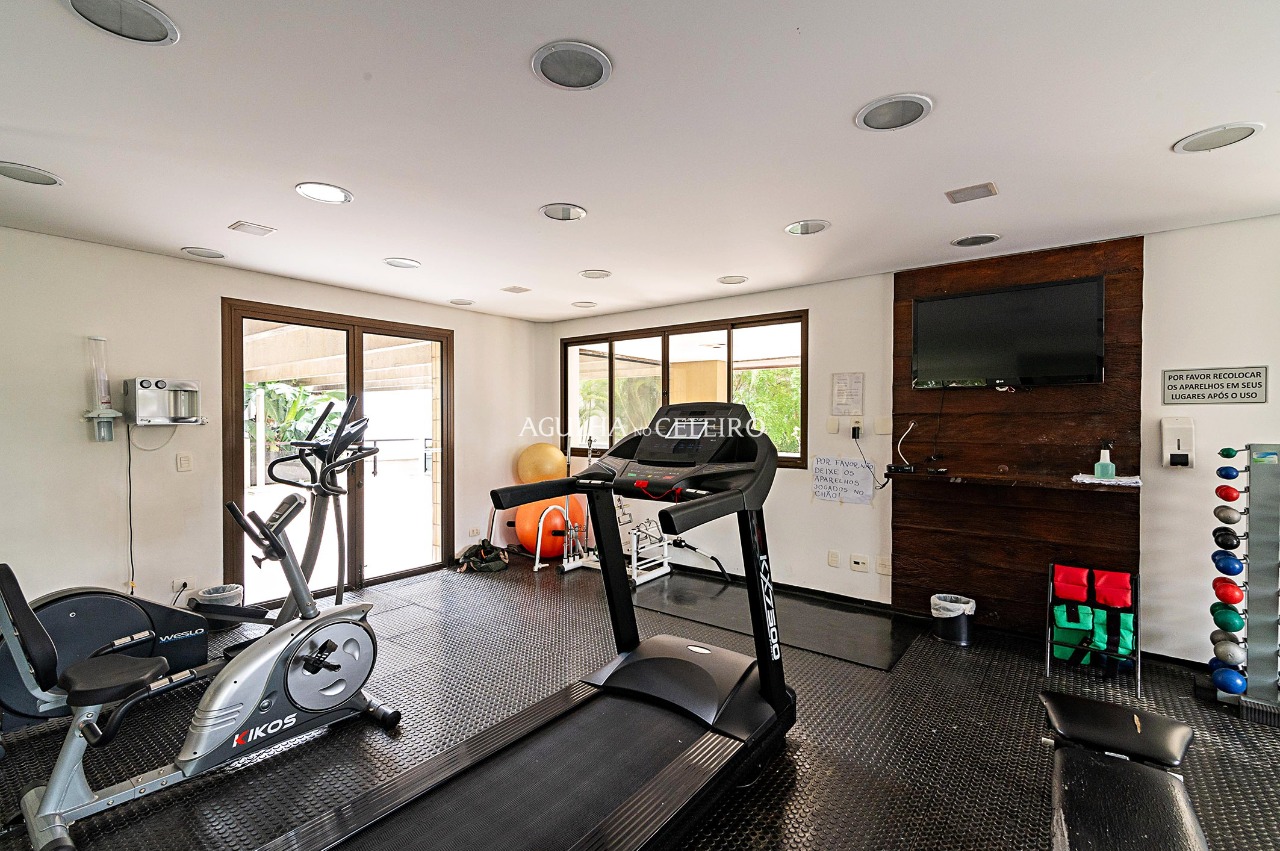 Totalmente Reformado, vista linda, fora de rota e muito conforto para venda em Moema. – AP7591