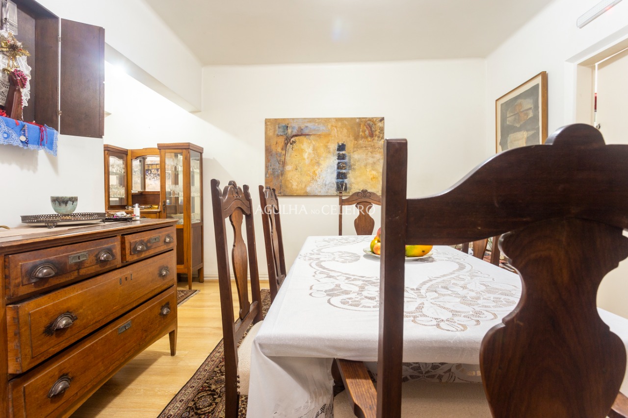 Casa com 04 dormitórios, Edícula e Piscina à venda no Jardim Paulistano – 10056