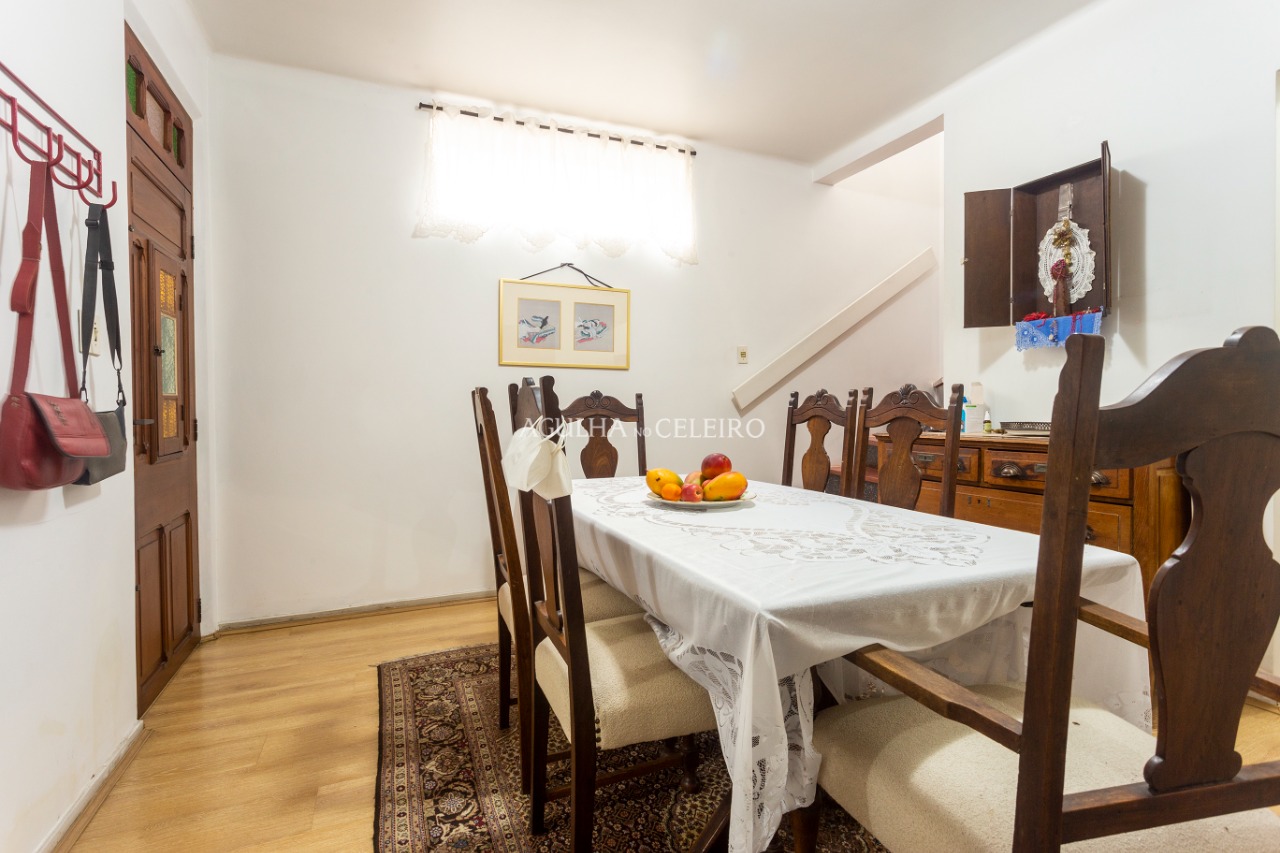 Casa com 04 dormitórios, Edícula e Piscina à venda no Jardim Paulistano – 10056