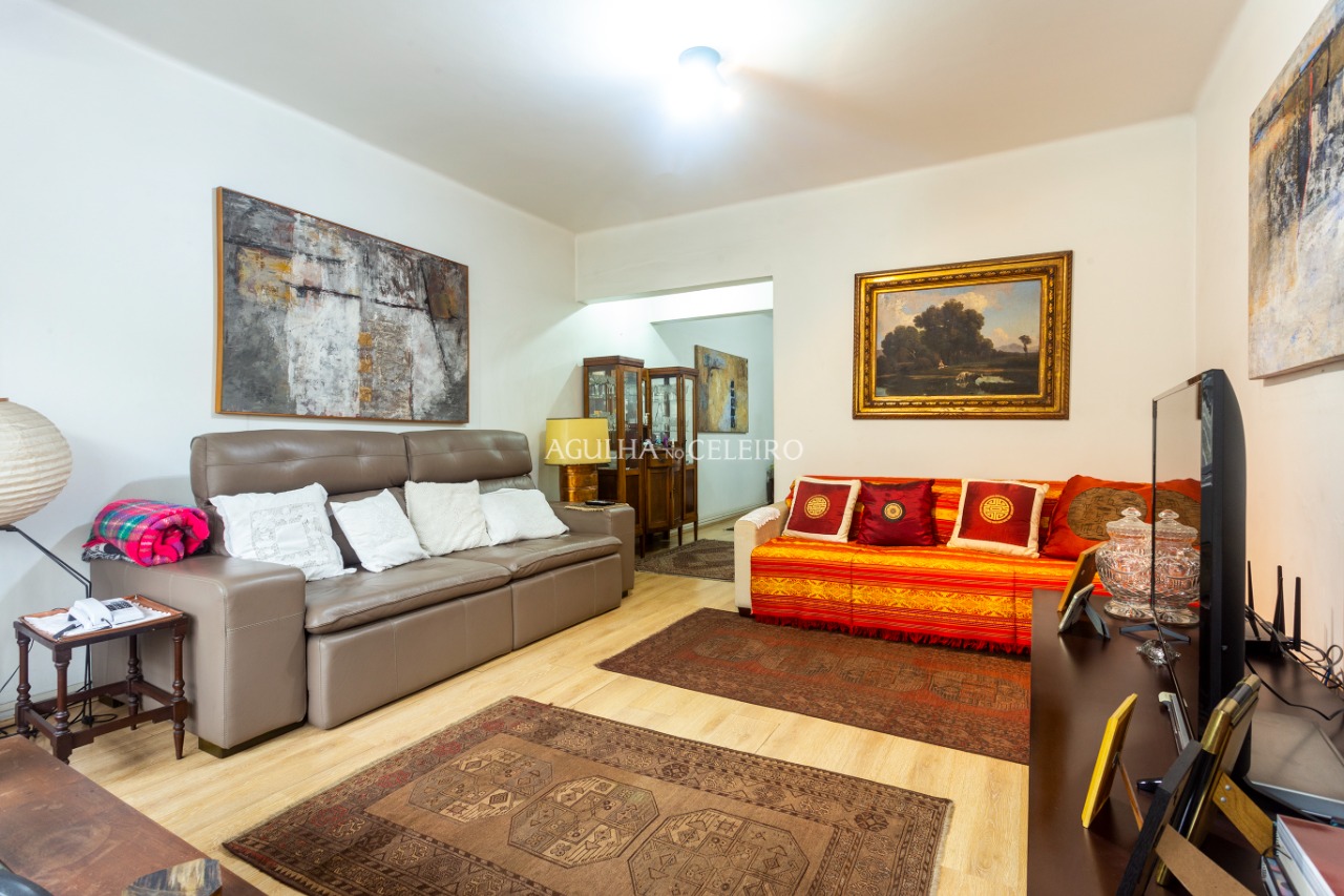 Casa com 04 dormitórios, Edícula e Piscina à venda no Jardim Paulistano – 10056